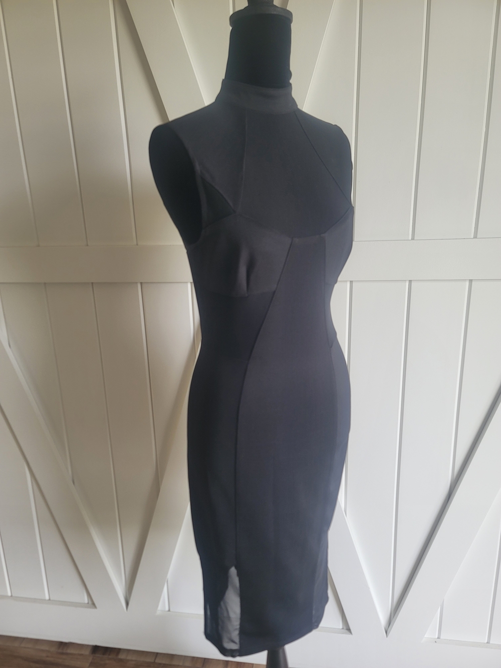High-Neck Black Midi Bodycon Dress - Sleek Evening Style - Picture 9 of 9